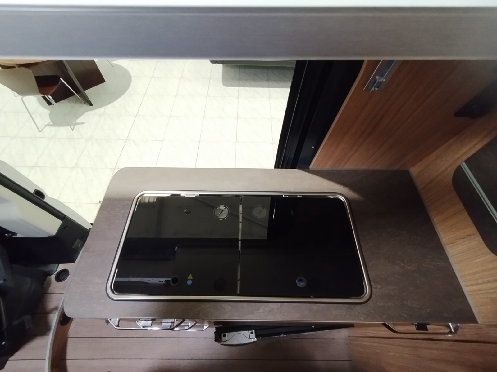 CAMPER WEINSBERG CARABUS 630 MEG OUTLAW