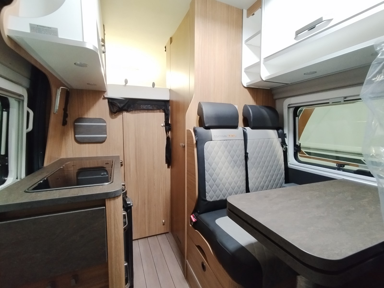 CAMPER WEINSBERG CARABUS 630 MEG OUTLAW