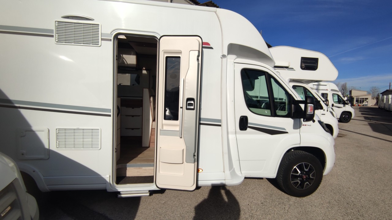 AUTOCARAVANA OCASIÓ PILOTE P746C