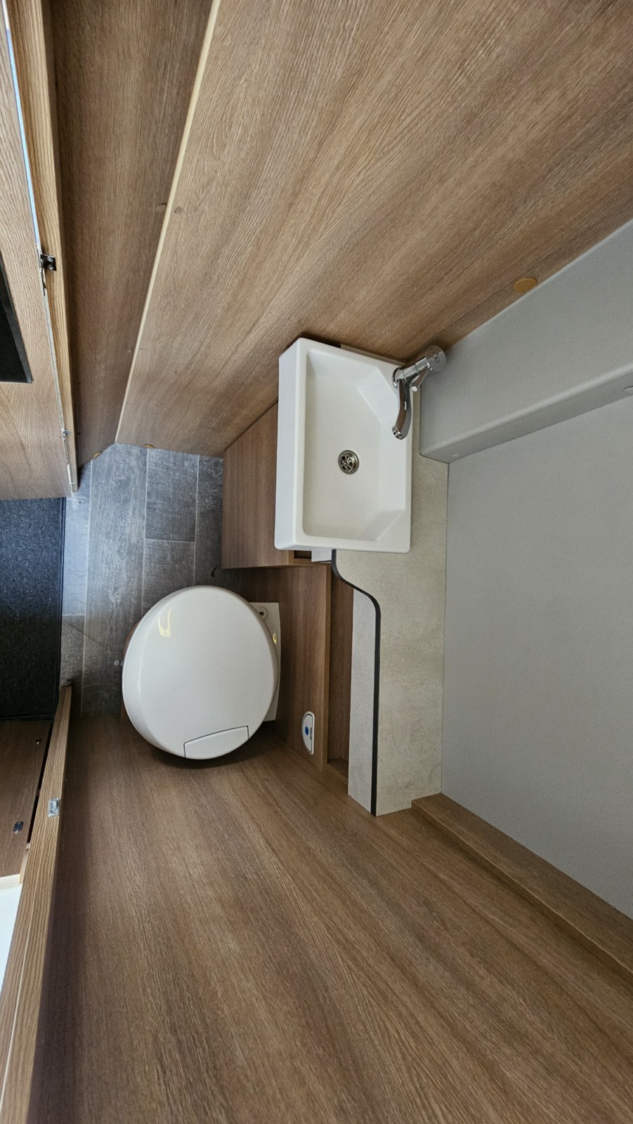 CAMPER GIOTTILINE GIOTTIVAN 60 T AUTOMÁTICA