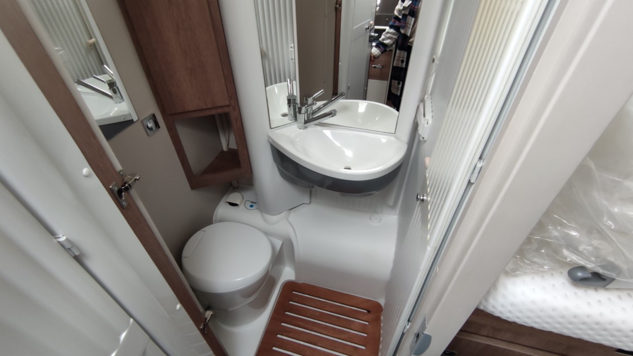 AUTOCARAVANA SEGUNDA MANO DETHLEFFS TREND T 6717