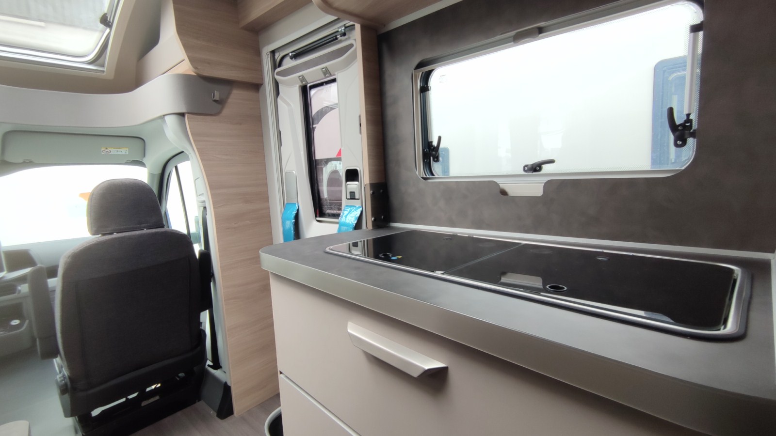 AUTOCARAVANA KNAUS VAN TI PLUS PLATINUM 650 MEG