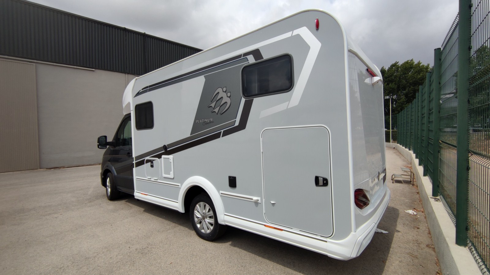 AUTOCARAVANA KNAUS VAN TI PLUS PLATINUM 650 MEG