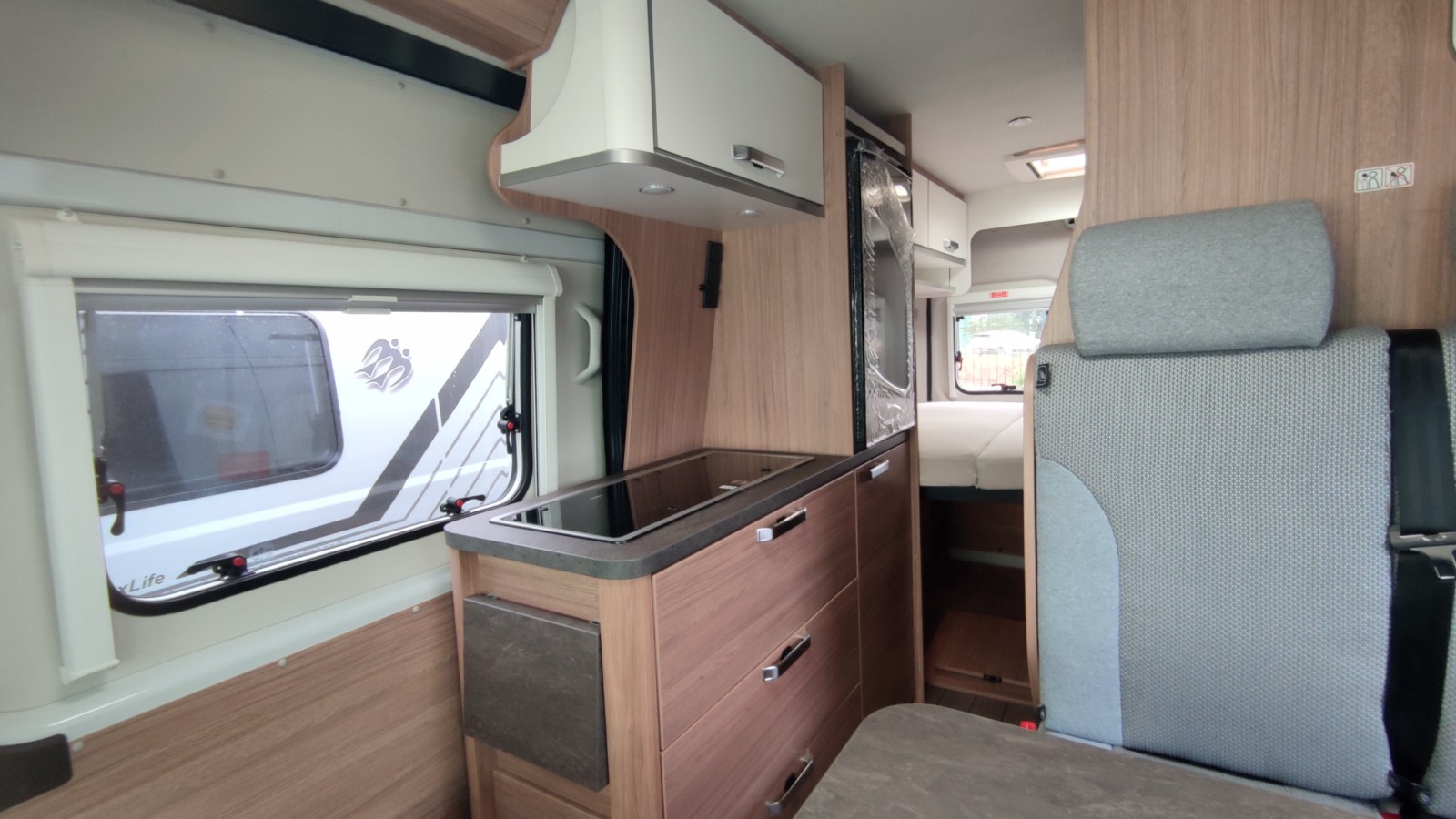 CAMPER WEINSBERG CARABUS 600 MQ