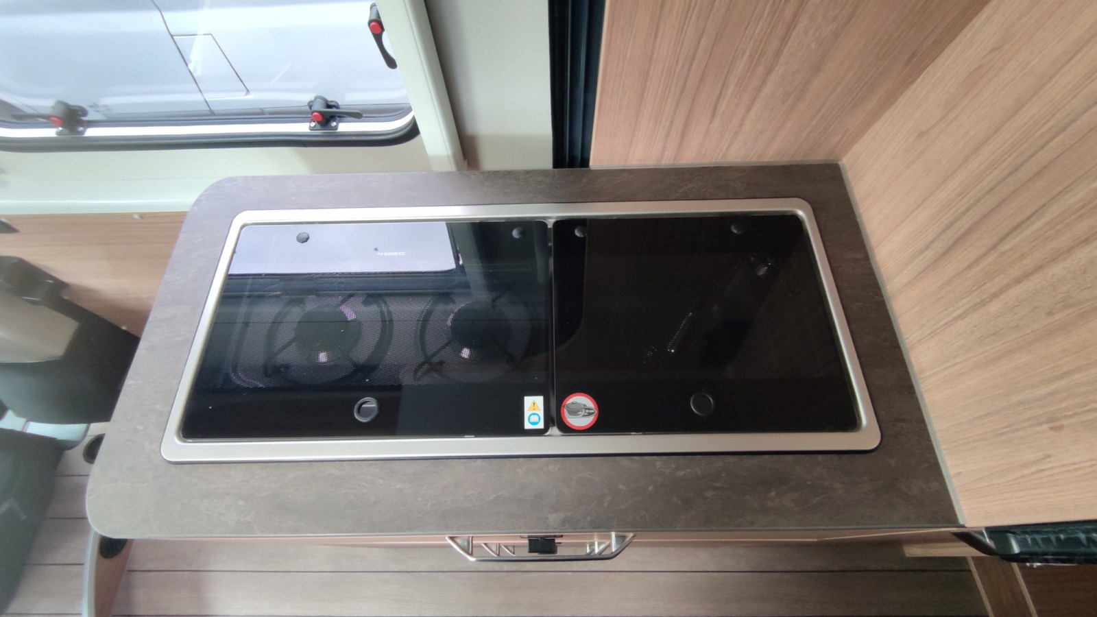 CAMPER WEINSBERG CARABUS 600 MQ