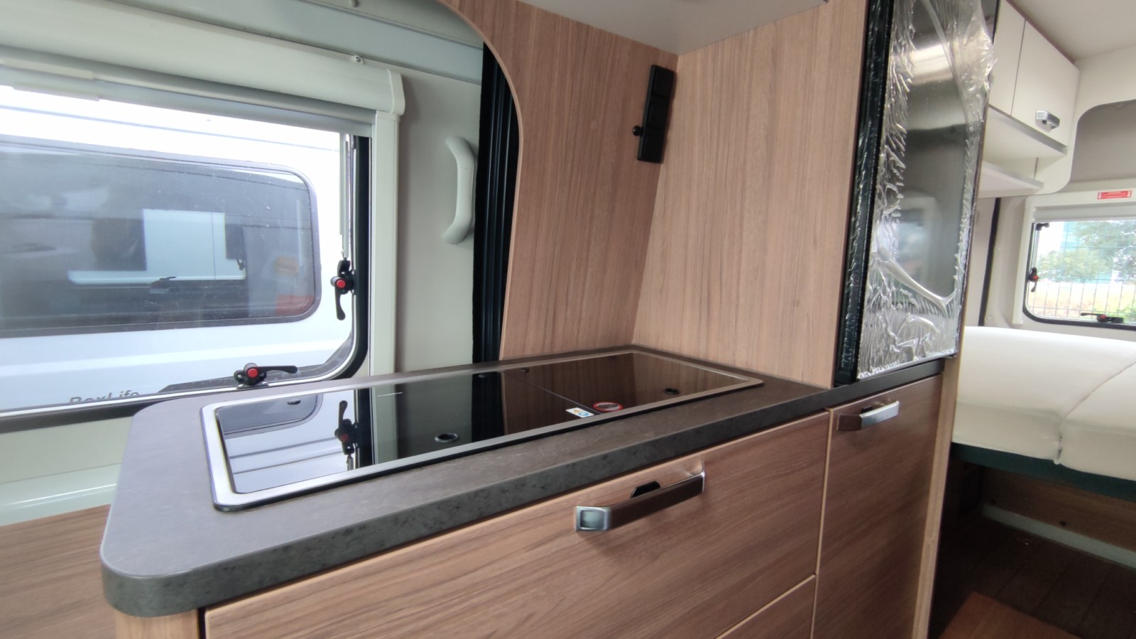 CAMPER WEINSBERG CARABUS 600 MQ