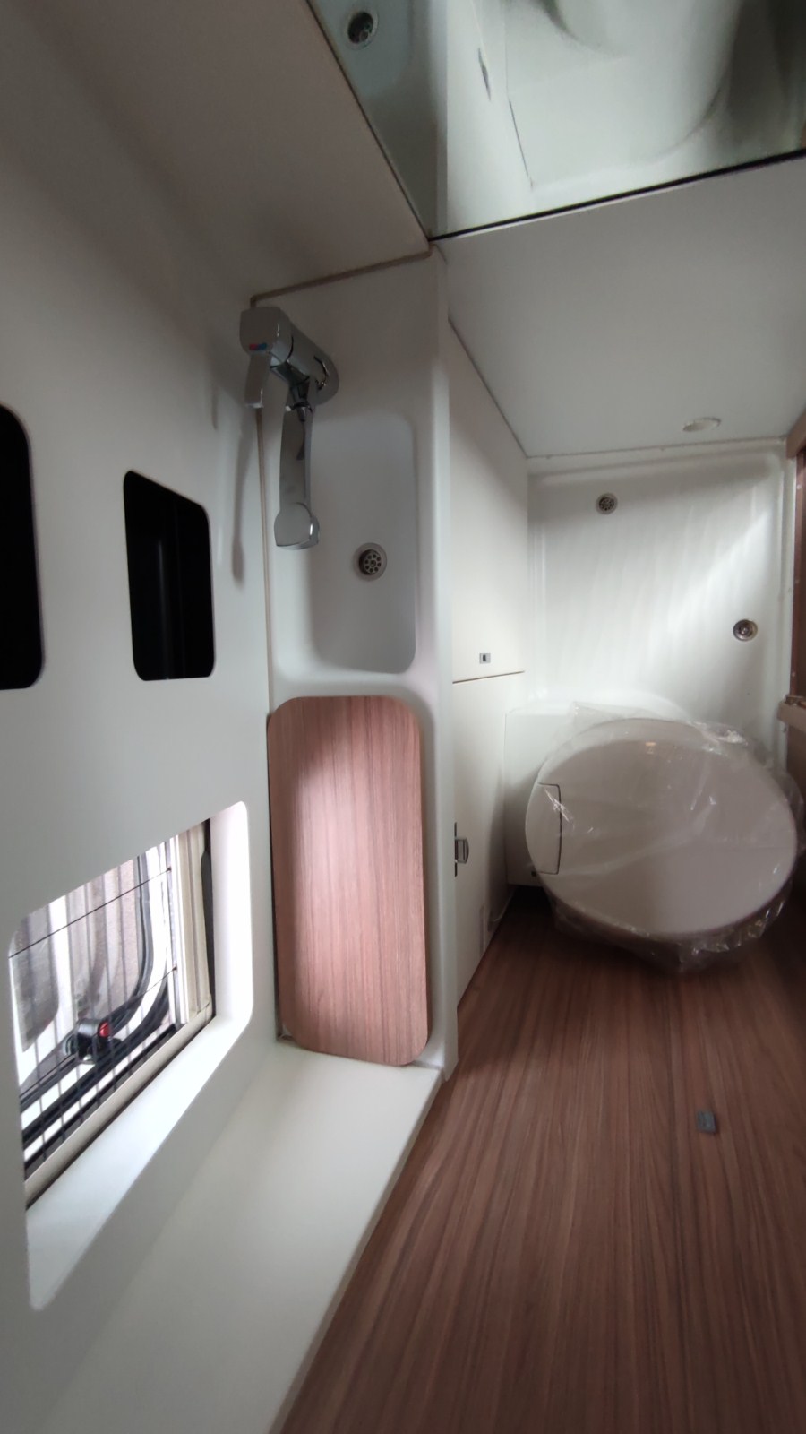 CAMPER WEINSBERG CARABUS 600 MQ