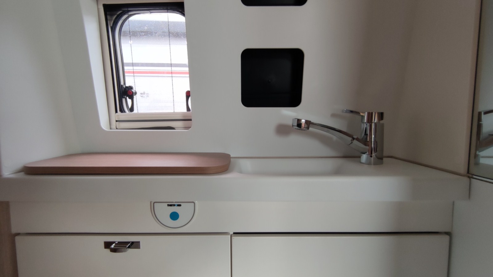 CAMPER WEINSBERG CARABUS 600 MQ