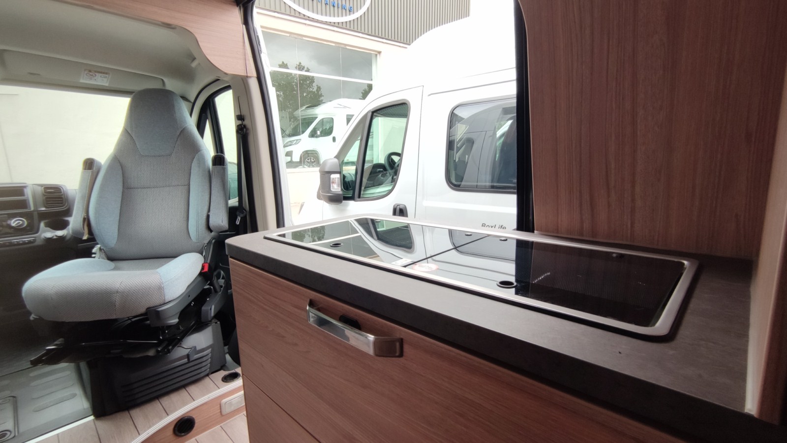 CAMPER WEINSBERG CARABUS 600 MQ