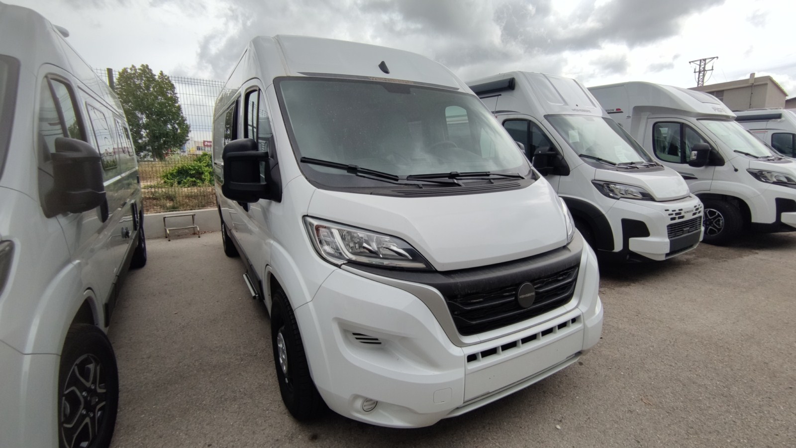 CAMPER WEINSBERG CARABUS 600 MQ