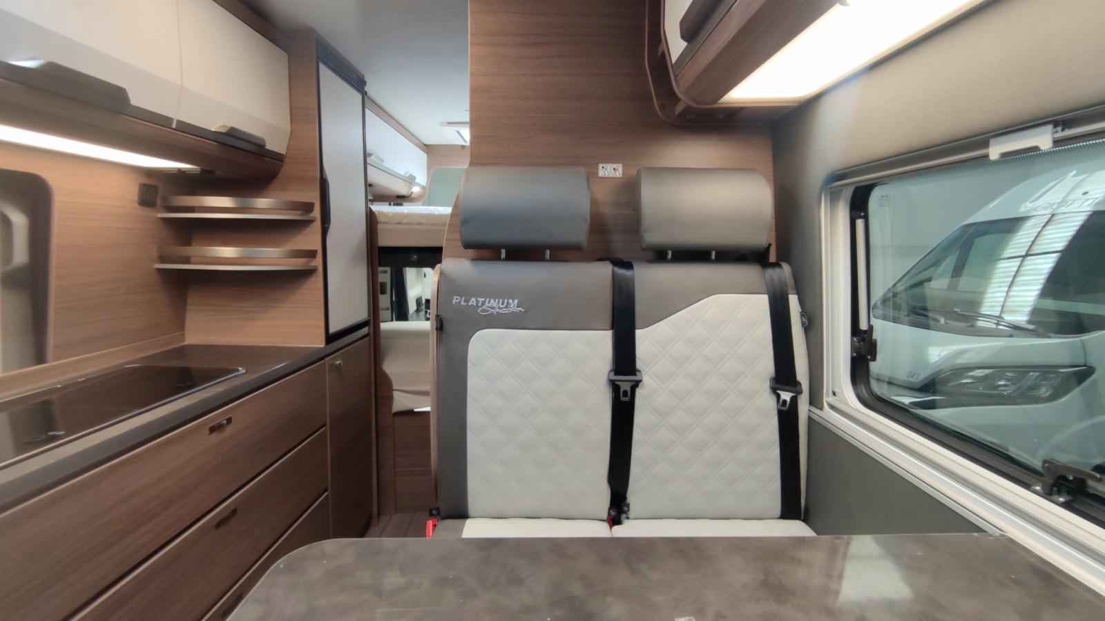 CAMPER BOXLIFE 600 MQ PLATINUM EDITION