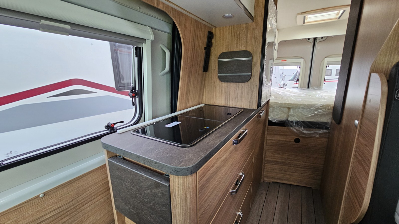 CAMPER WEINSBERG CARABUS 600 MQ