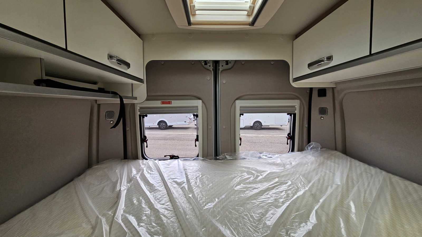 CAMPER WEINSBERG CARABUS 600 MQ