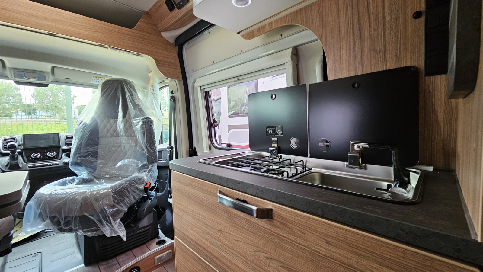 CAMPER WEINSBERG CARABUS 600 MQ