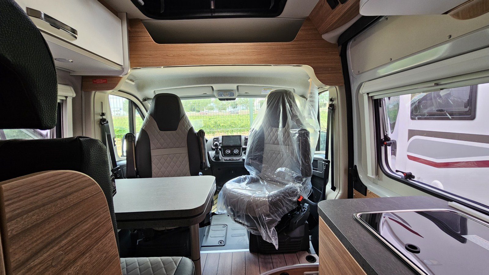 CAMPER WEINSBERG CARABUS 600 MQ