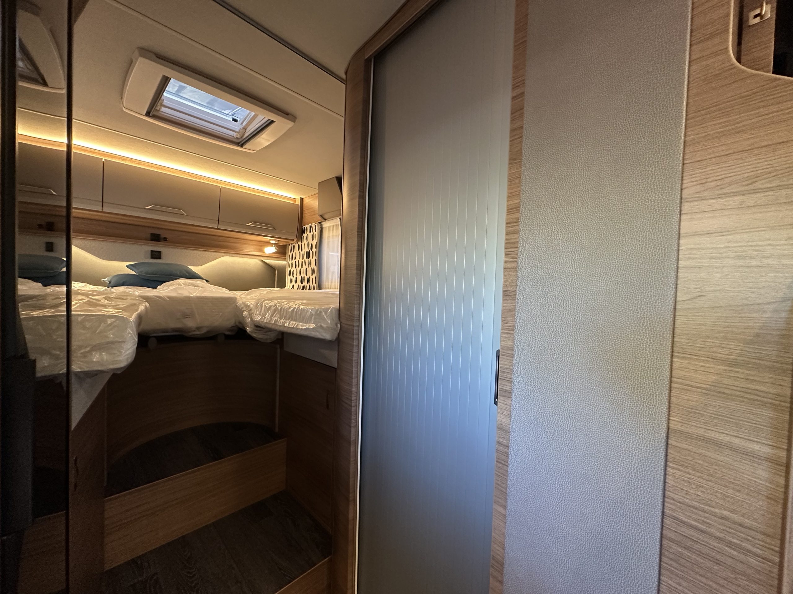 AUTOCARAVANA KNAUS VAN WAVE 640 MEG VANSATION