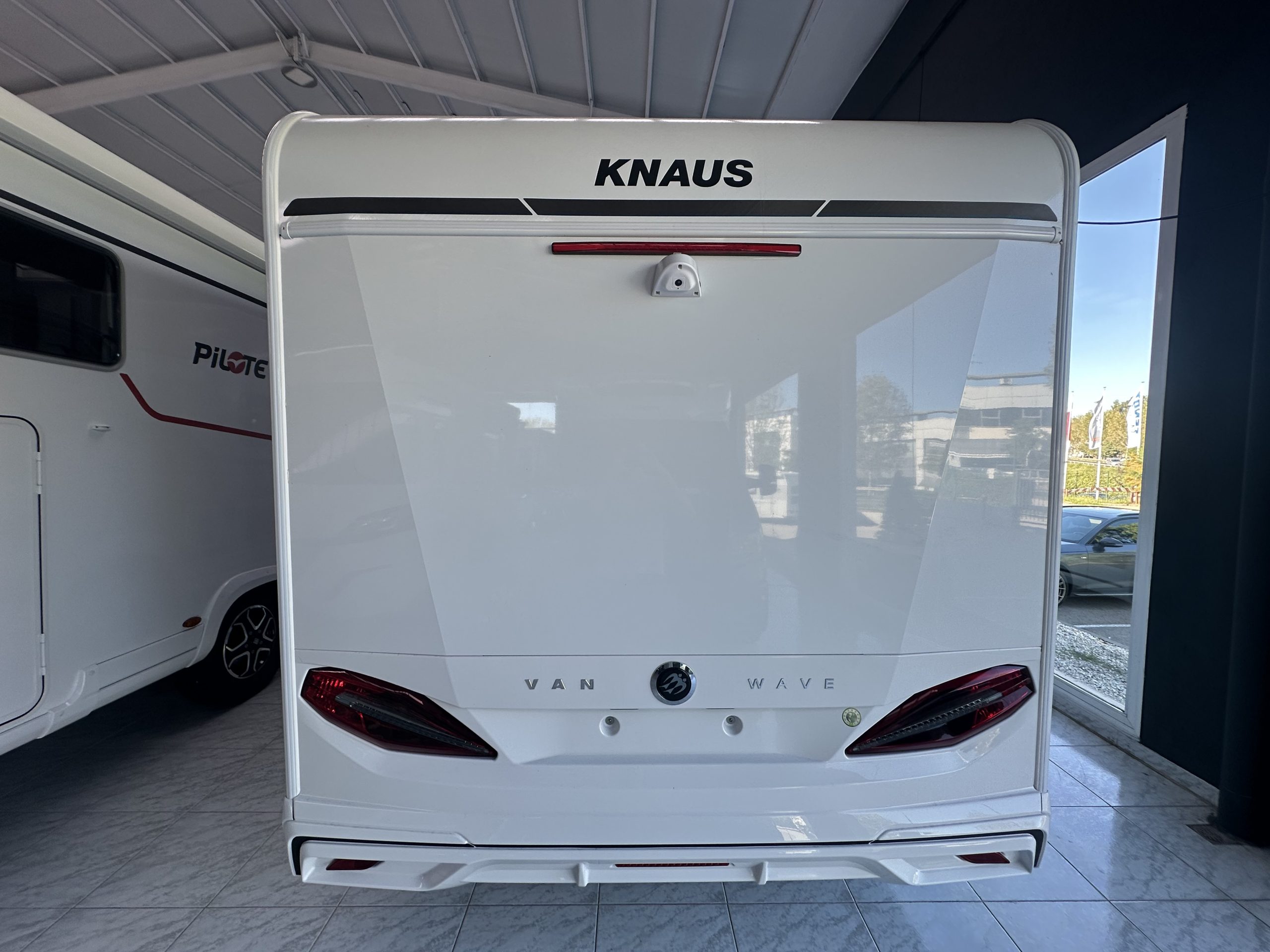 AUTOCARAVANA KNAUS VAN WAVE 640 MEG VANSATION