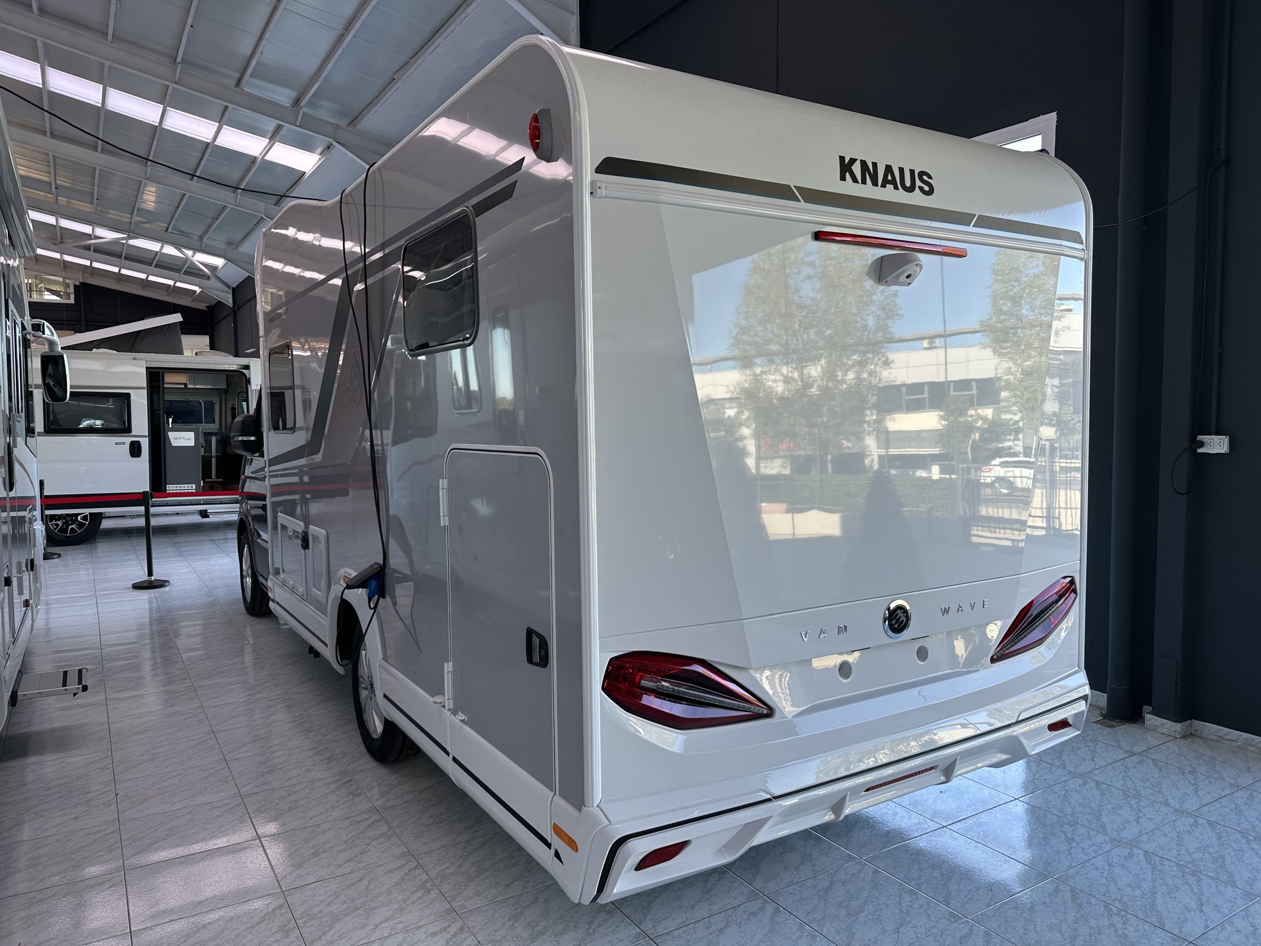 AUTOCARAVANA KNAUS VAN WAVE 640 MEG VANSATION
