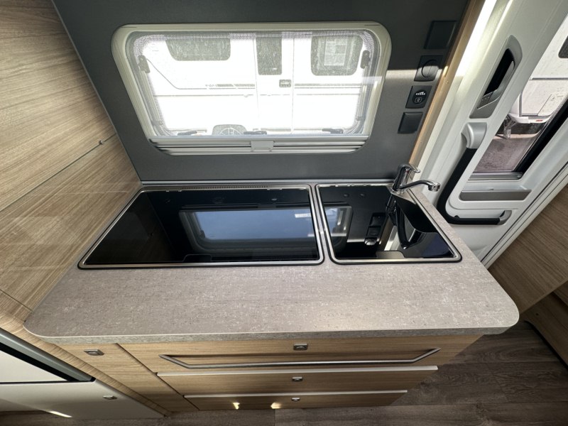 CARAVANA FENDT BIANCO ACTIV 550 KMG