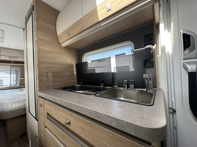 CARAVANA FENDT BIANCO ACTIV 550 KMG