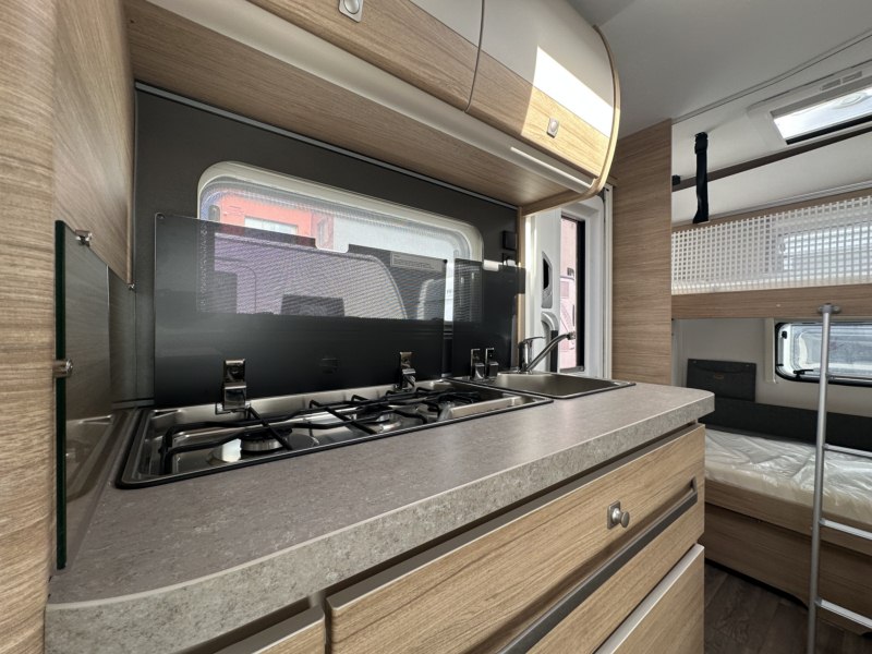 CARAVANA FENDT BIANCO ACTIV 550 KMG