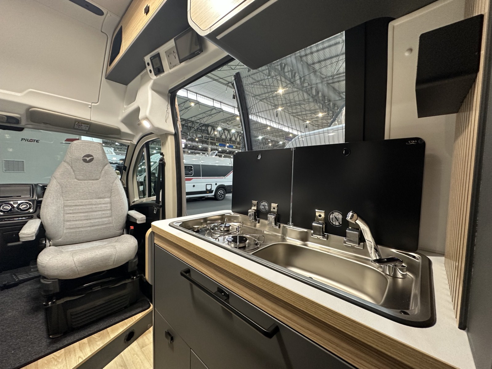 CAMPER PILOTE V633 M EXPRESSION