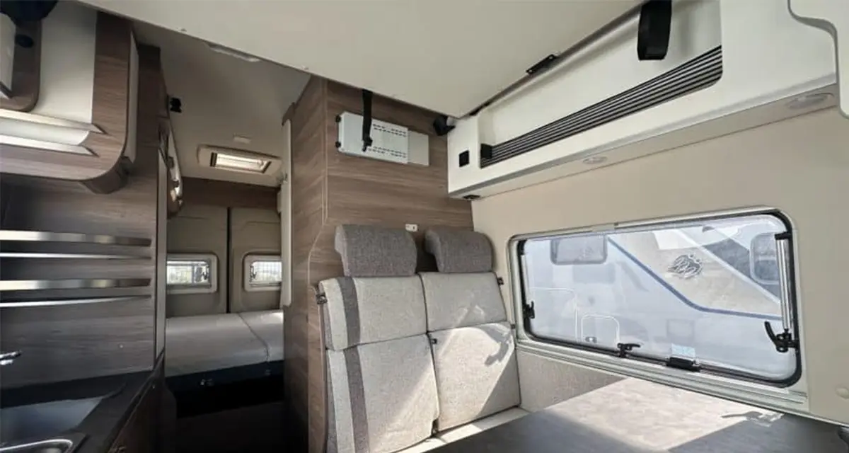 Interior de una camper Knaus Boxlife