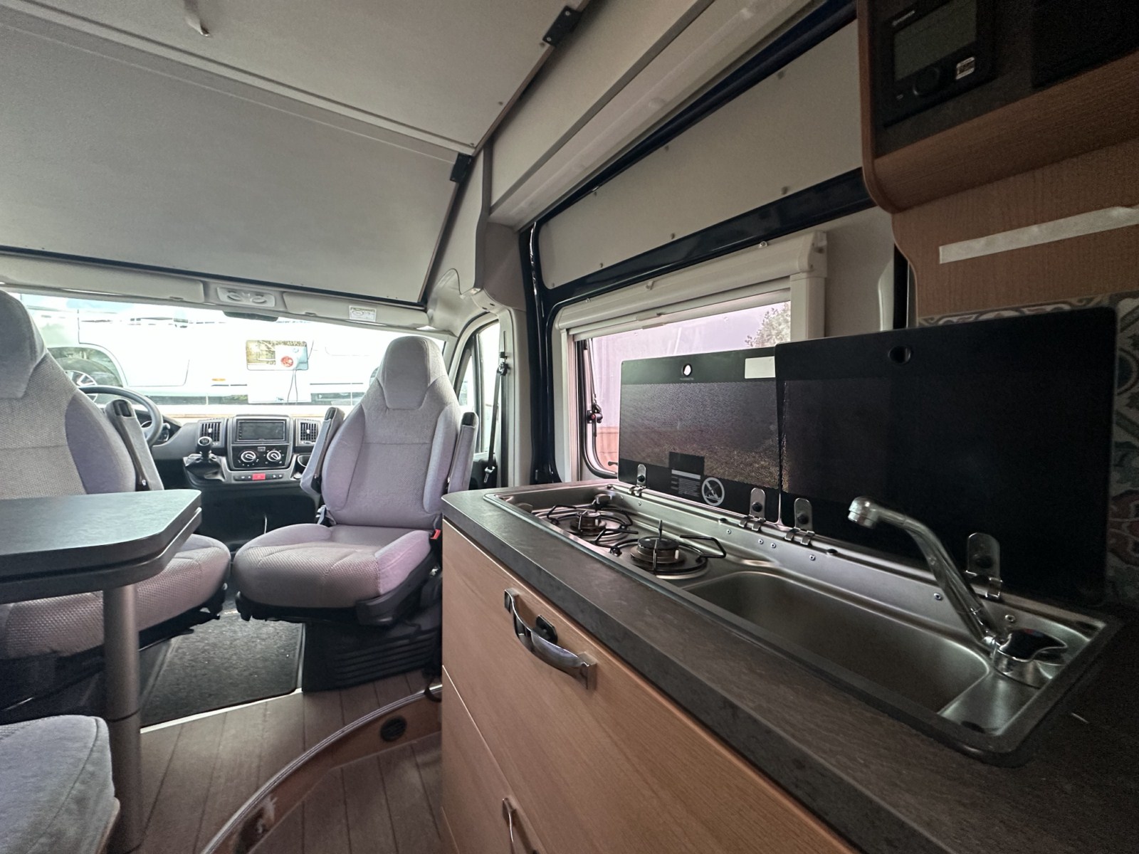 CAMPER SEGUNDA MANO WEINSBERG CARABUS 600 DQ