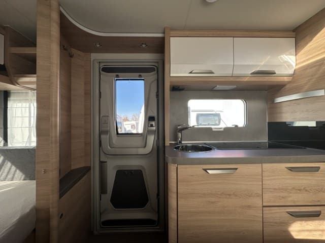 CARAVANA KNAUS SÜDWIND 580 QS BLACK SELECTION