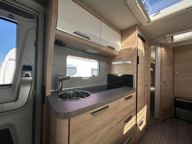 CARAVANA KNAUS SÜDWIND 580 QS BLACK SELECTION