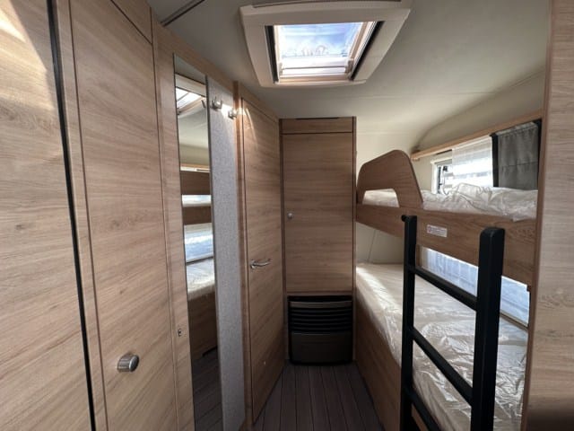 CARAVANA KNAUS SÜDWIND 580 QS BLACK SELECTION