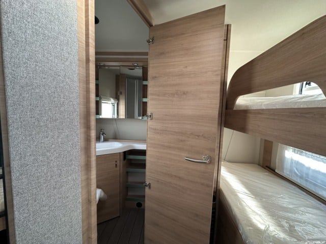 CARAVANA KNAUS SÜDWIND 580 QS BLACK SELECTION