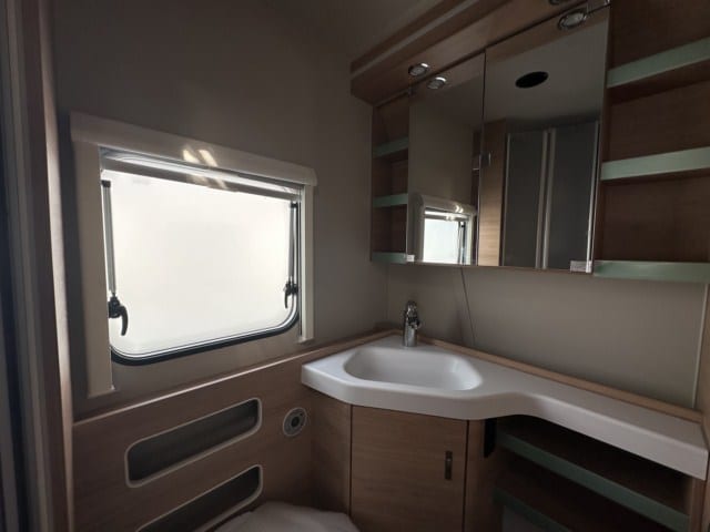 CARAVANA KNAUS SÜDWIND 580 QS BLACK SELECTION