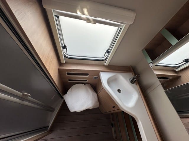 CARAVANA KNAUS SÜDWIND 580 QS BLACK SELECTION