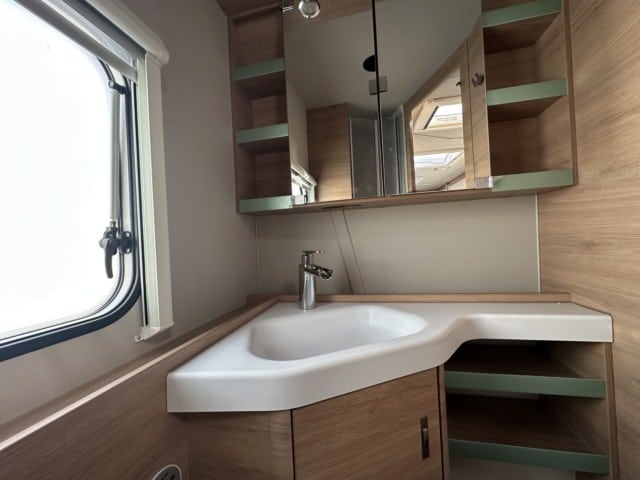 CARAVANA KNAUS SÜDWIND 580 QS BLACK SELECTION