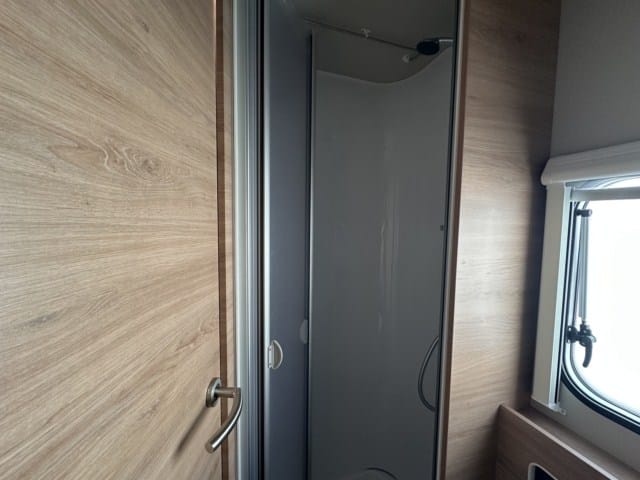 CARAVANA KNAUS SÜDWIND 580 QS BLACK SELECTION