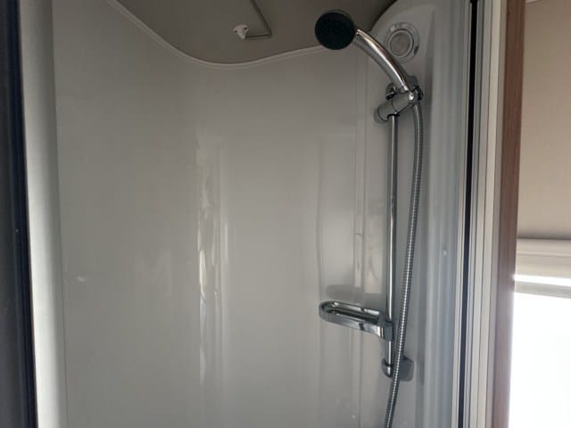 CARAVANA KNAUS SÜDWIND 580 QS BLACK SELECTION