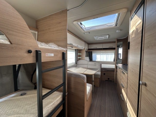 CARAVANA KNAUS SÜDWIND 580 QS BLACK SELECTION