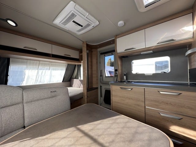 CARAVANA KNAUS SÜDWIND 580 QS BLACK SELECTION