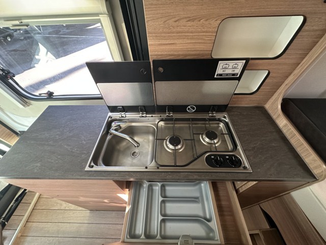 CAMPER SEGUNDA MANO WEINSBERG CARABUS 600 MQ