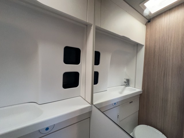 CAMPER SEGUNDA MANO WEINSBERG CARABUS 600 MQ