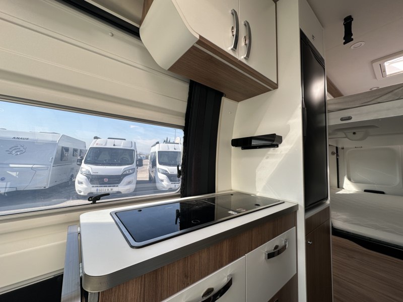 CAMPER SEGONA MÀ PILOTE V633 M