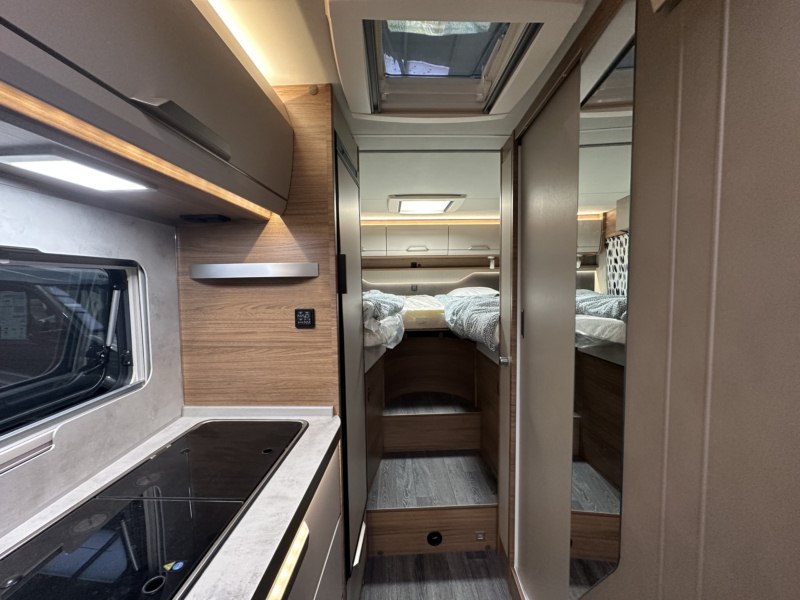 AUTOCARAVANA KNAUS VAN TI 650 MEG VANSATION