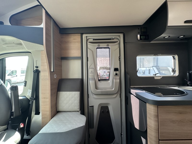 AUTOCARAVANA KNAUS LIVE WAVE 650 MEG PLATINUM SELECTION