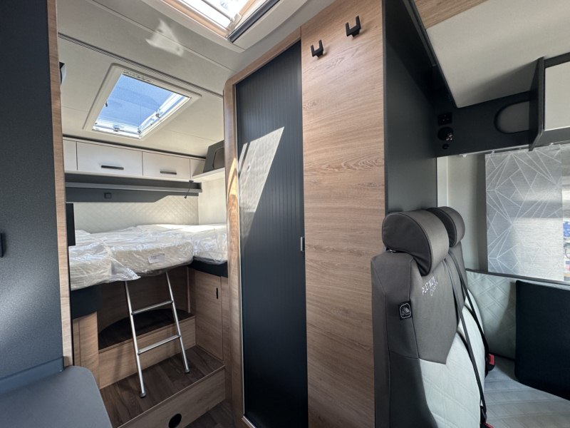 AUTOCARAVANA KNAUS LIVE WAVE 650 MEG PLATINUM SELECTION