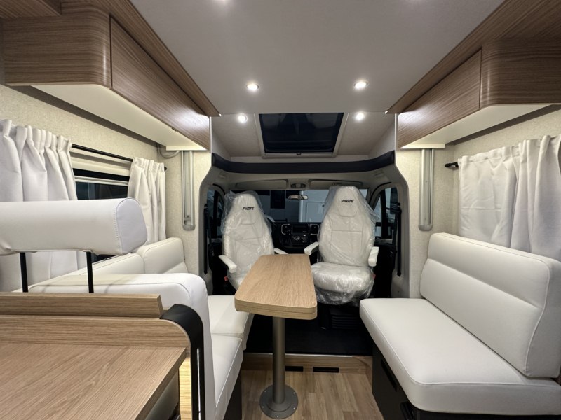 AUTOCARAVANA PILOTE P740FC ÉVIDENCE