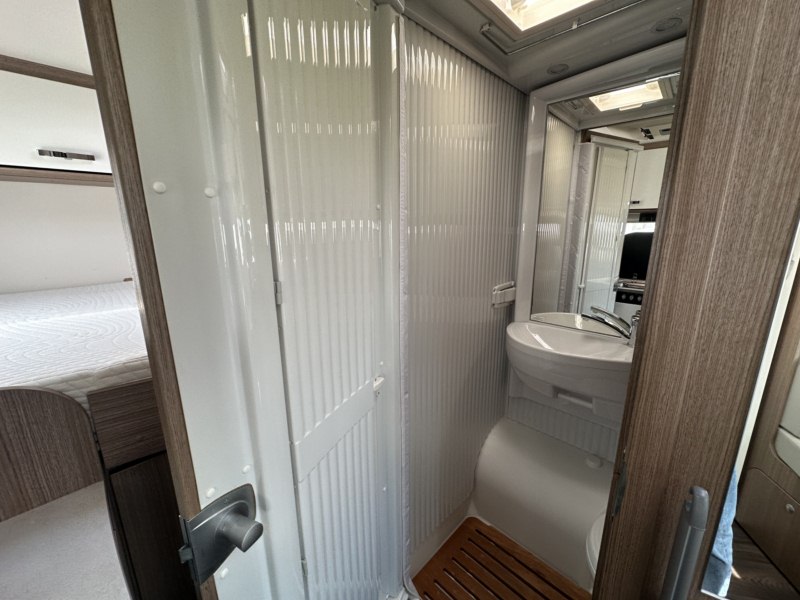 AUTOCARAVANA SEGUNDA MANO CARADO CAPRON V132