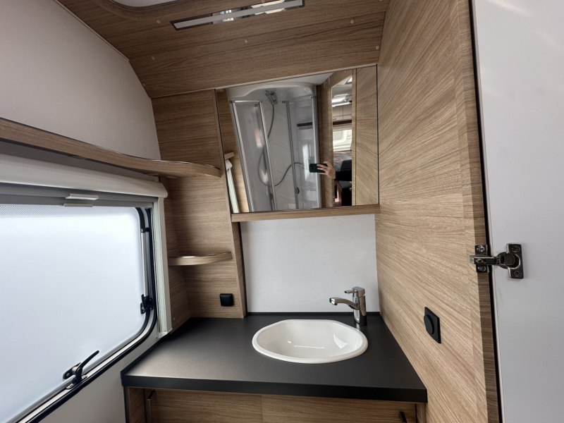 CARAVANA FENDT BIANCO ACTIV 560 SKM 2025