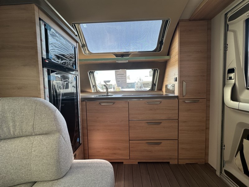 CARAVANA KNAUS SÜDWIND 650 PXB BLACK SELECTION