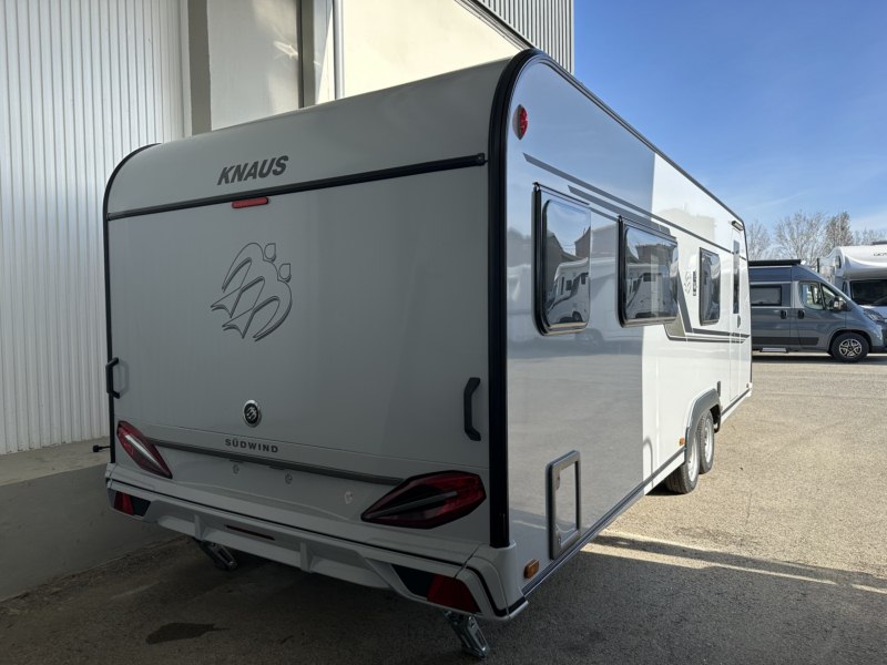 CARAVANA KNAUS SÜDWIND 650 PXB BLACK SELECTION